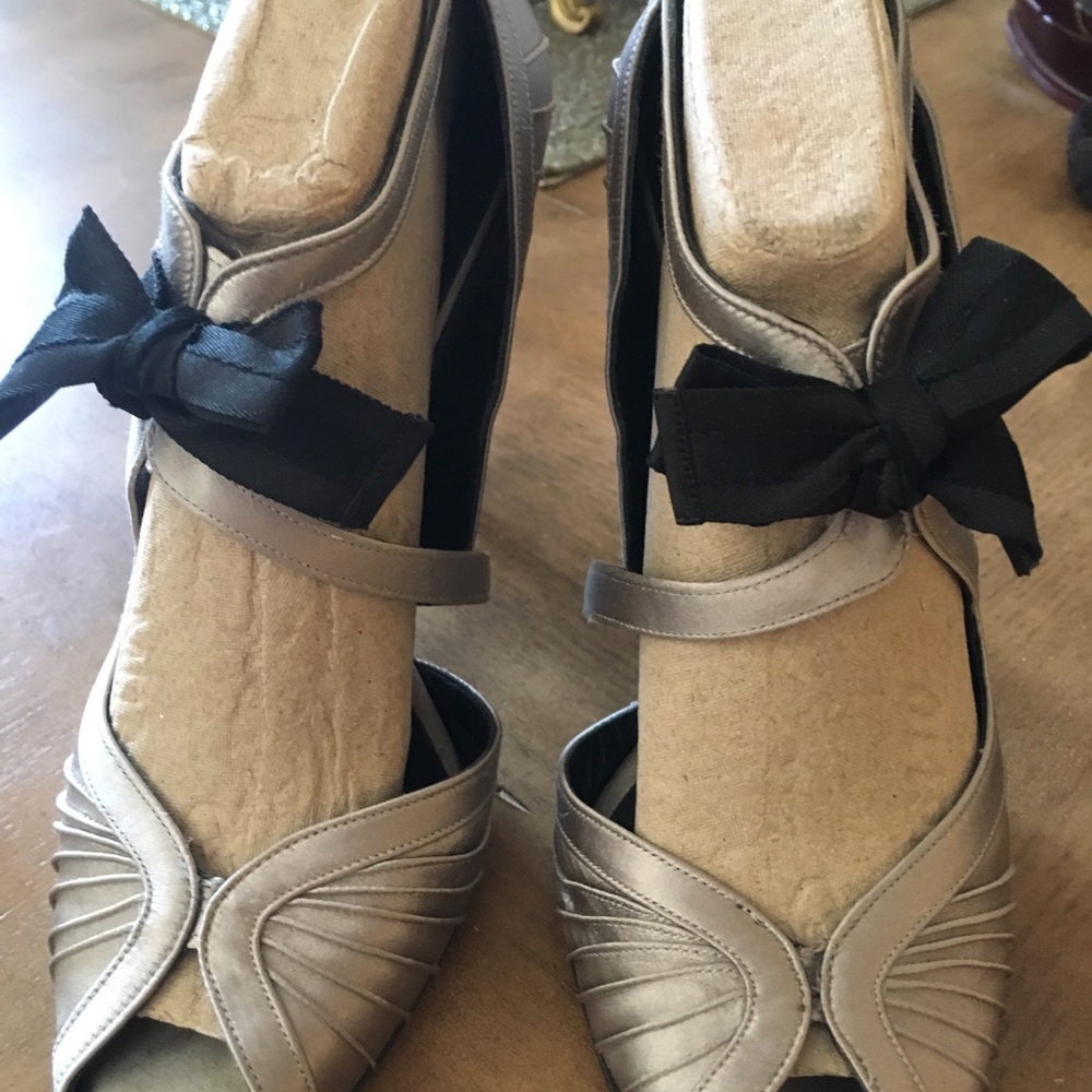 Women’s shoes